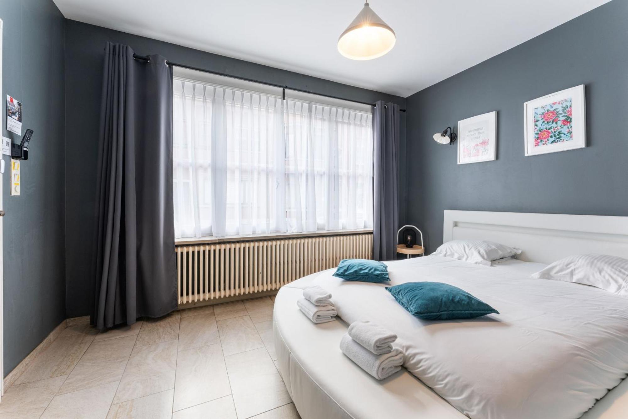 The Rose Suites บรูจส์ ภายนอก รูปภาพ