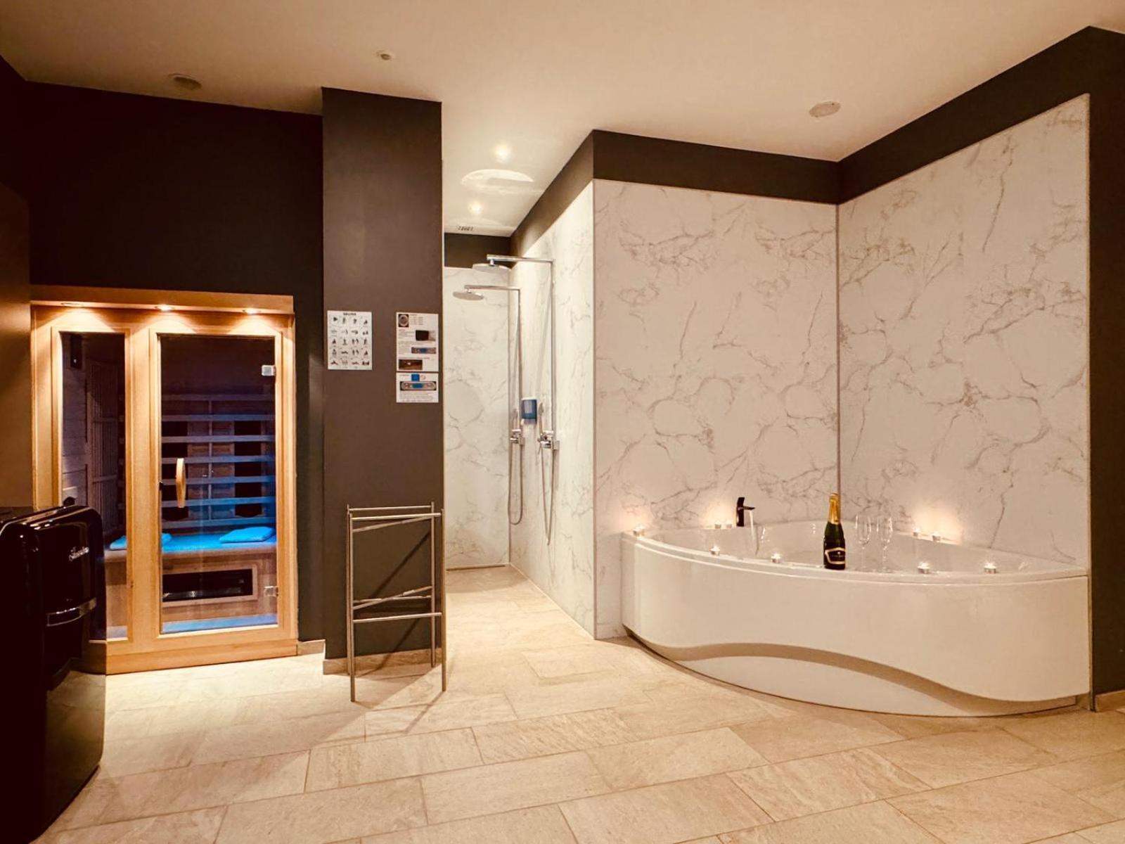 The Rose Suites บรูจส์ ภายนอก รูปภาพ
